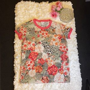 LuLaRoe Women’s Large Top